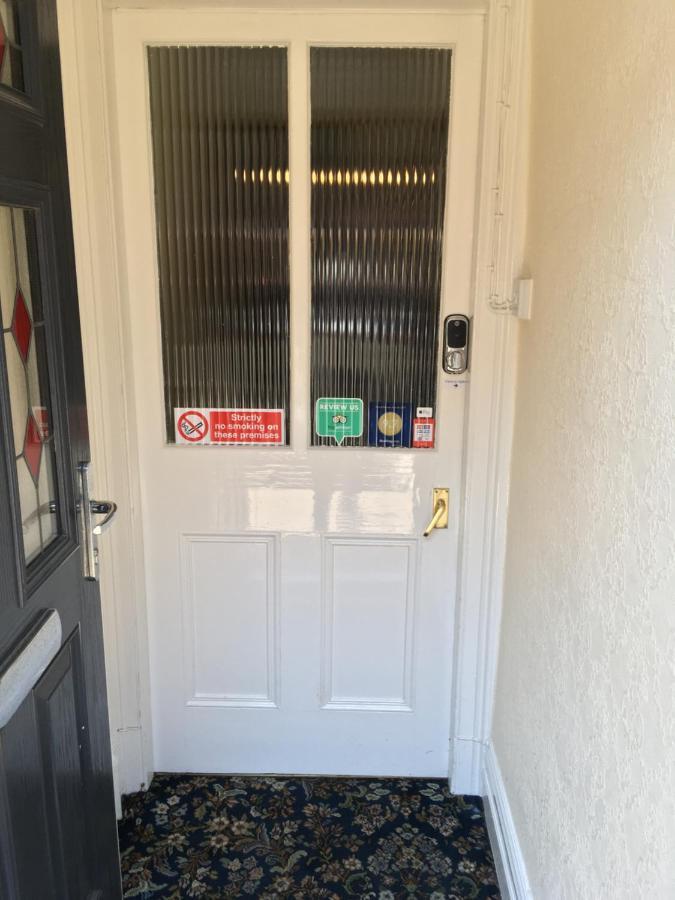 Belford House Self Check-In Rooms & Apartments ฮอลท์วิสเซิล ภายนอก รูปภาพ