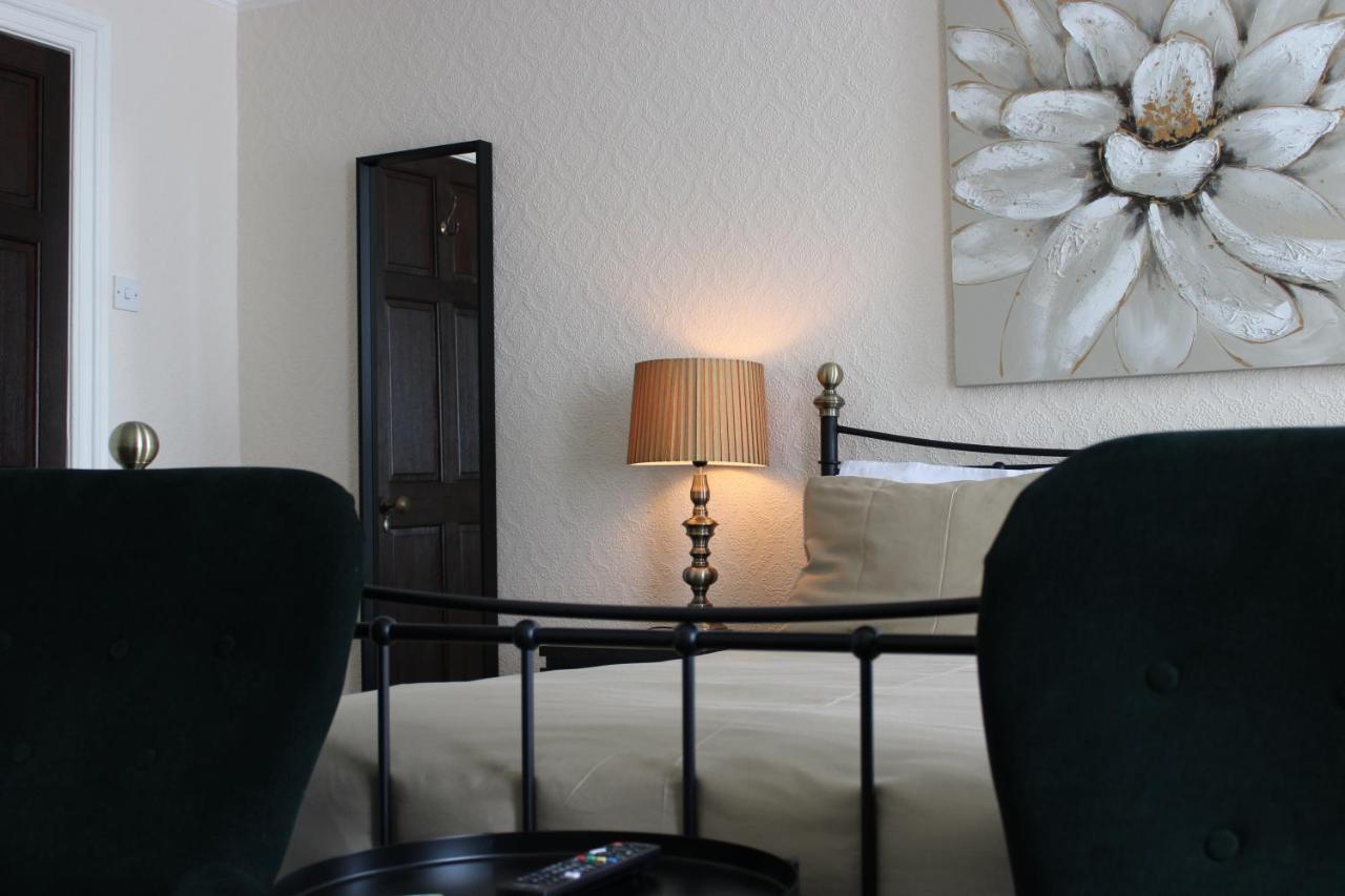 Belford House Self Check-In Rooms & Apartments ฮอลท์วิสเซิล ภายนอก รูปภาพ